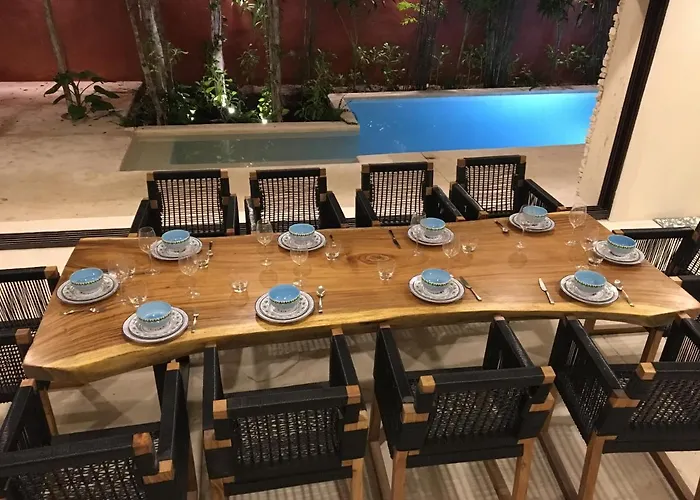 Villa Mayas *