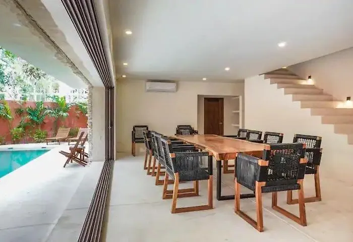 Villa Mayas