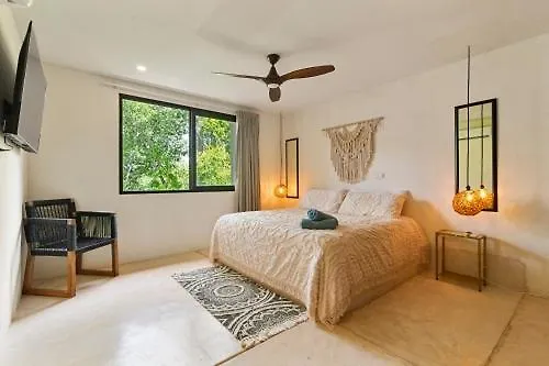 Villa Mayas