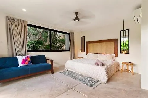 Mayas Villa *